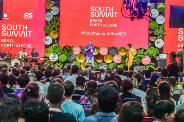 Closing-Ceremony-001-700x467